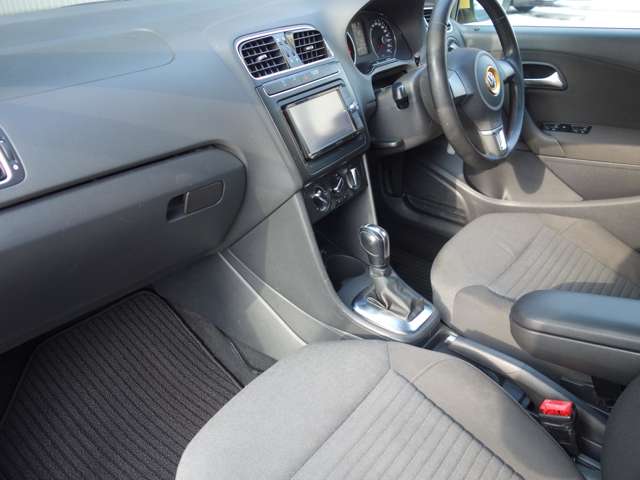 フォルクスワーゲン ポロ ＴＳＩ　ハイライン H22年 (北海道) 99