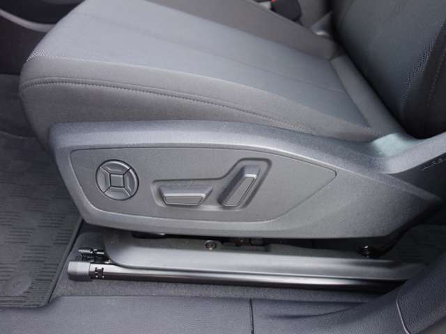 アウディ Ｑ３ ３５ ＴＤＩ クワトロ アドバンスト ディーゼルターボ ４ＷＤ R3年 (北海道) 99