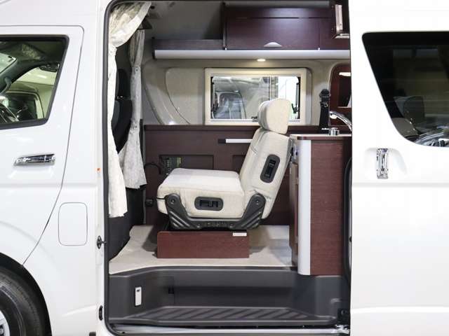トヨタ ハイエースバン キャンピング R8年 (北海道) 99