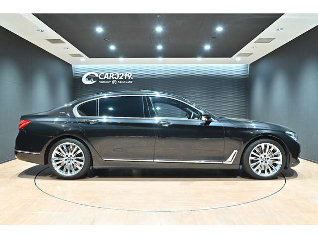 ＢＭＷ ７シリーズ Ｍ７６０ＬＩ Ｘドライブ Ｖ１２ エクセレンス ４ＷＤ H29年 (関東) 99