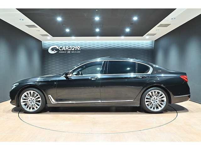 ＢＭＷ ７シリーズ Ｍ７６０ＬＩ Ｘドライブ Ｖ１２ エクセレンス ４ＷＤ H29年 (関東) 99