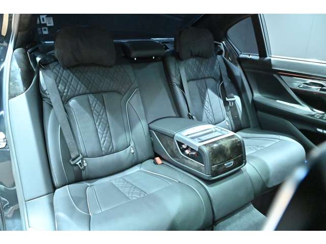 ＢＭＷ ７シリーズ Ｍ７６０ＬＩ Ｘドライブ Ｖ１２ エクセレンス ４ＷＤ H29年 (関東) 99