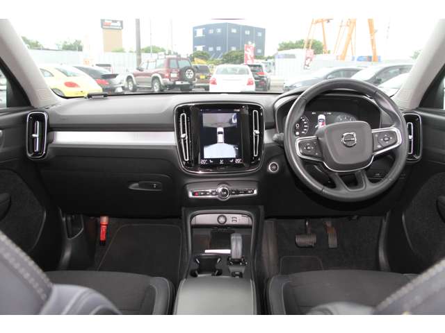 ボルボ ＸＣ４０ Ｔ４　モメンタム R2年 (関東) 99