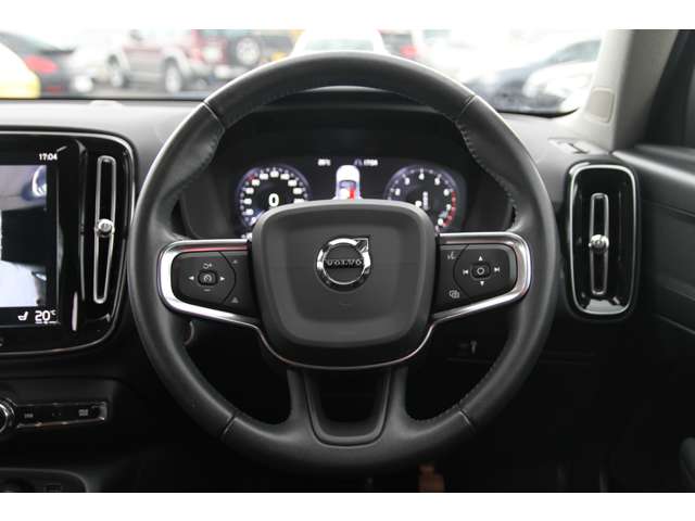 ボルボ ＸＣ４０ Ｔ４　モメンタム R2年 (関東) 99