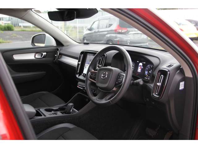 ボルボ ＸＣ４０ Ｔ４　モメンタム R2年 (関東) 99