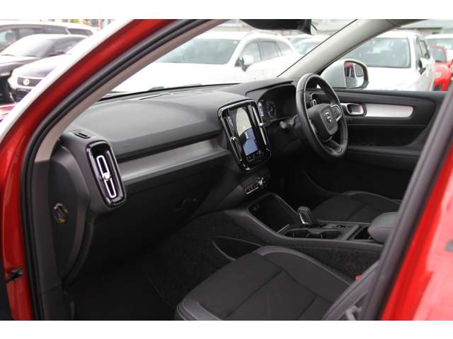 ボルボ ＸＣ４０ Ｔ４　モメンタム R2年 (関東) 99