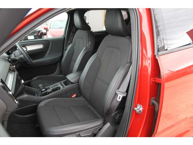 ボルボ ＸＣ４０ Ｔ４　モメンタム R2年 (関東) 99