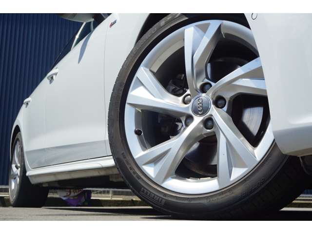 アウディ Ａ４ ３５　ＴＦＳＩ　Ｓライン R2年 (関東) 99