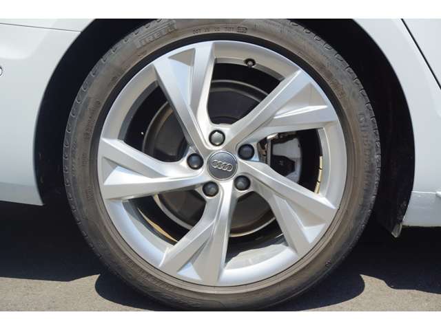 アウディ Ａ４ ３５　ＴＦＳＩ　Ｓライン R2年 (関東) 99