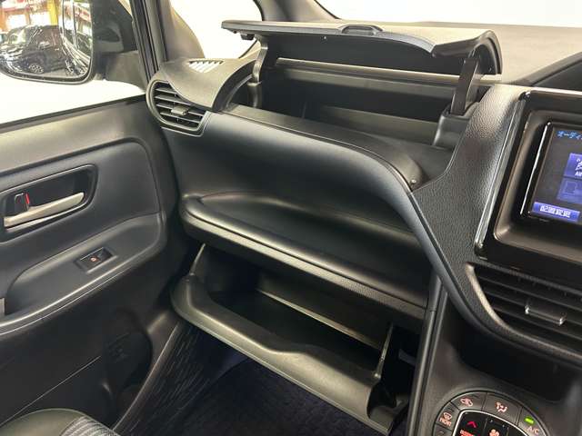 トヨタ ヴォクシー ２．０ ＺＳ H28年 (甲信越・北陸) 99