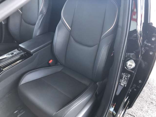 トヨタ プリウスＰＨＶ ２．０ プラグインハイブリッド Ｚ R5年 (近畿) 99