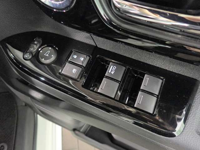 ホンダ Ｎ　ＢＯＸ カスタム ６６０ Ｌ ターボ R3年 (近畿) 99