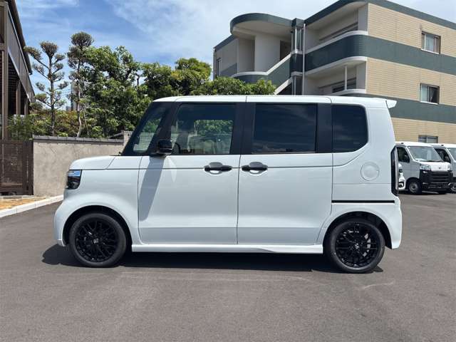 ホンダ Ｎ　ＢＯＸ カスタム ６６０ ターボ ブラック スタイル R7年 (九州・沖縄) 99
