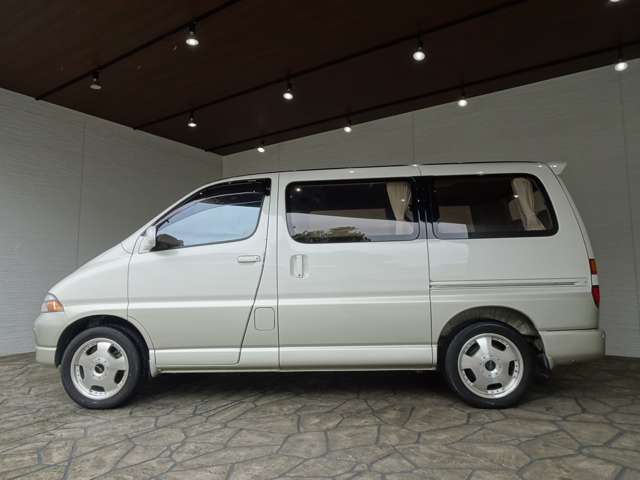 トヨタ グランビア ３．０ Ｑ パールマイカセレクションパッケージ装着車 ディーゼルターボ H9年 (関東) 99