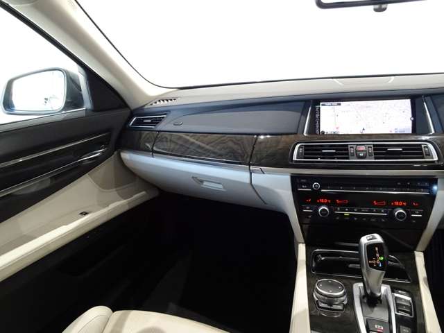 ＢＭＷ ７シリーズ ７４０ｉ　エグゼクティブ　エディション H27年 (関東) 99