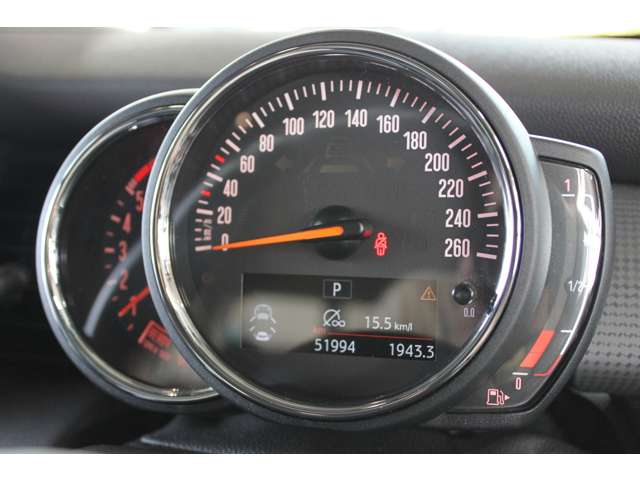 ミニ ミニ クーパーＤ ５ドア ＤＣＴ R2年 (東海) 99