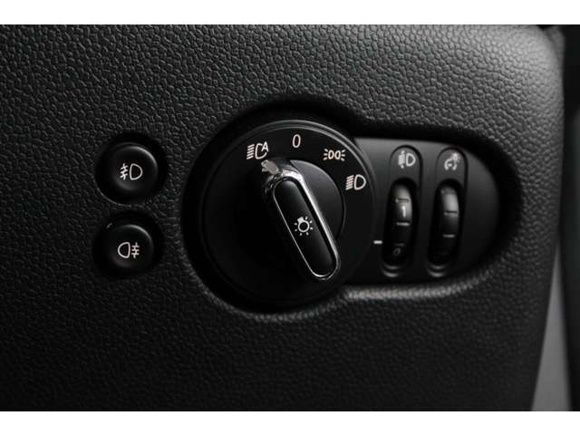 ミニ ミニ クーパーＤ ５ドア ＤＣＴ R2年 (東海) 99