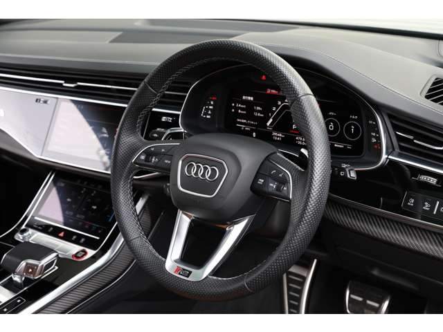 アウディ ＲＳ　Ｑ８ ４．０ ４ＷＤ R3年 (東海) 99