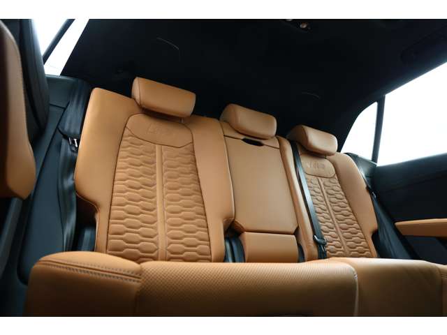 アウディ ＲＳ　Ｑ８ ４．０ ４ＷＤ R3年 (東海) 99