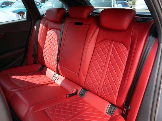 アウディ Ｓ４　アバント ３．０ ４ＷＤ R3年 (関東) 99