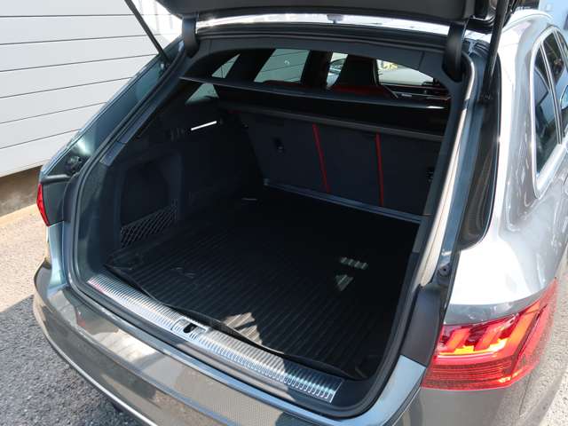 アウディ Ｓ４　アバント ３．０ ４ＷＤ R3年 (関東) 99