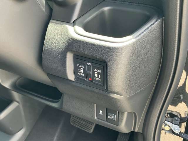 ホンダ Ｎ　ＢＯＸ カスタム ６６０ ターボ R8年 (九州・沖縄) 99