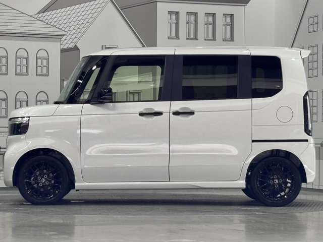 ホンダ Ｎ　ＢＯＸ カスタム ６６０ ターボ ブラック スタイル R8年 (甲信越・北陸) 99