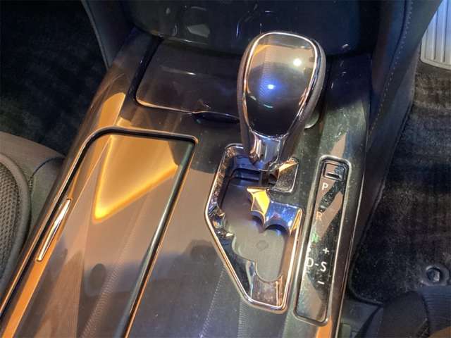 トヨタ クラウン　ハイブリッド ハイブリッド ２．５ Ｓ H26年 (近畿) 99