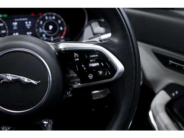 ジャガー Ｅペイス Ｒダイナミック ＳＥ ２．０Ｌ Ｐ２５０ ４ＷＤ R3年 (関東) 99
