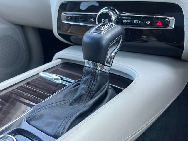 ボルボ ＸＣ９０ Ｔ６ ＡＷＤ インスクリプション ４ＷＤ H29年 (関東) 99