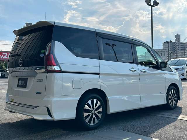 日産 セレナ ２．０ ハイウェイスター H28年 (近畿) 99