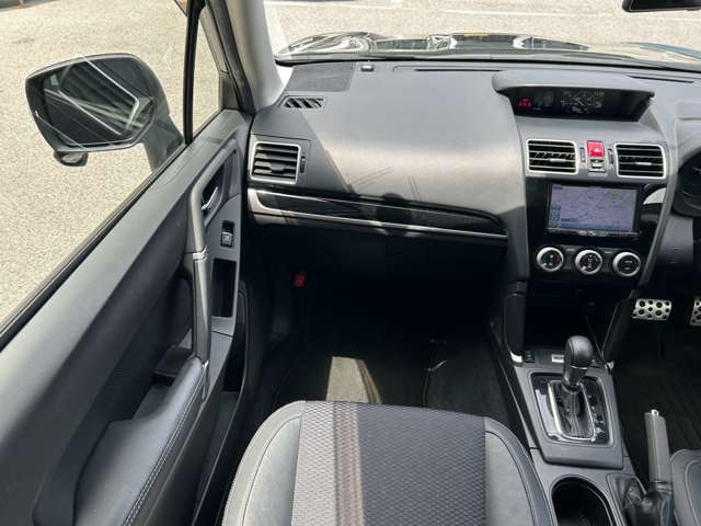 スバル フォレスター ２．０ＸＴ アイサイト ４ＷＤ H28年 (近畿) 99
