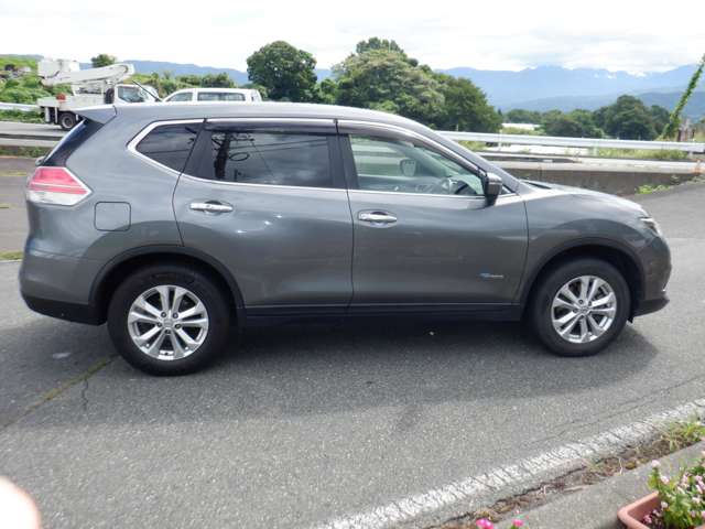 日産 エクストレイル　ハイブリッド ２．０ ２０Ｘ ハイブリッド エマージェンシーブレーキパッケージ ４ＷＤ H27年 () 99