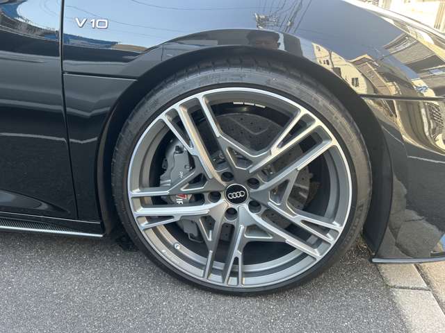アウディ Ｒ８ Ｖ１０ パフォーマンス ５．２ ＦＳＩ クワトロ ４ＷＤ R3年 (中国) 99