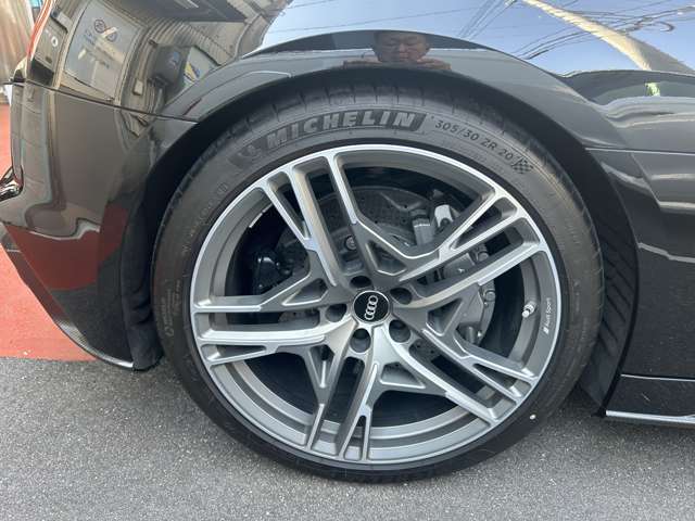 アウディ Ｒ８ Ｖ１０ パフォーマンス ５．２ ＦＳＩ クワトロ ４ＷＤ R3年 (中国) 99