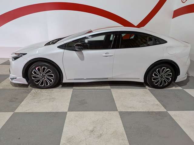 トヨタ プリウス ２．０ Ｚ Ｅ－ＦＯＵＲ ４ＷＤ R5年 (東北) 99