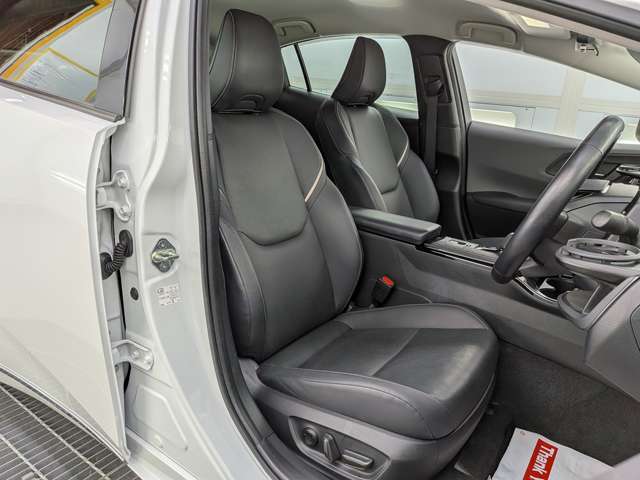 トヨタ プリウス ２．０ Ｚ Ｅ－ＦＯＵＲ ４ＷＤ R5年 (東北) 99