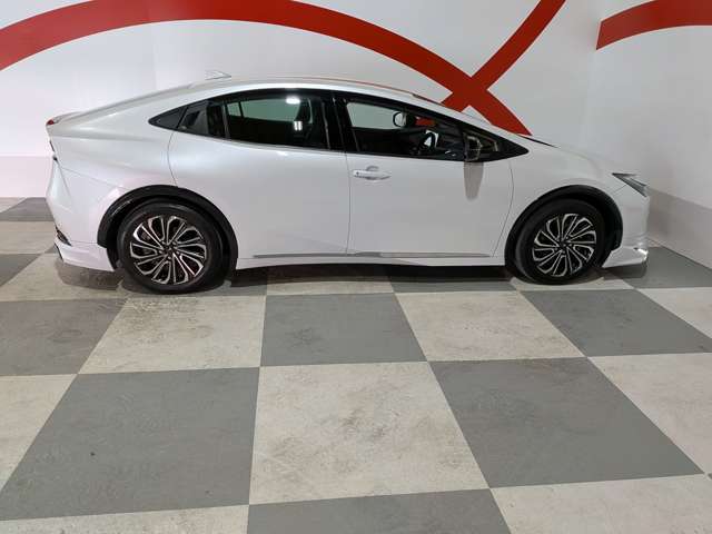 トヨタ プリウス ２．０ Ｚ Ｅ－ＦＯＵＲ ４ＷＤ R5年 (東北) 99