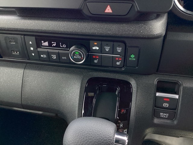 ホンダ Ｎ　ＢＯＸ カスタム ６６０ ターボ ブラック スタイル R8年 (近畿) 99