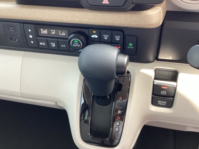 ホンダ Ｎ　ＢＯＸ ６６０ ファッションスタイル ２トーン R7年 (近畿) 99