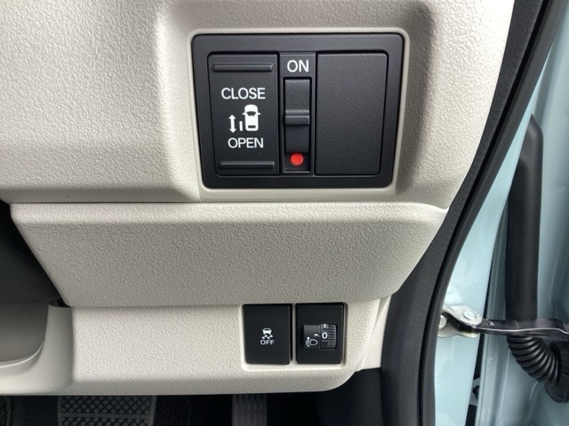 ホンダ Ｎ　ＢＯＸ ６６０ ファッションスタイル ２トーン R7年 (近畿) 99