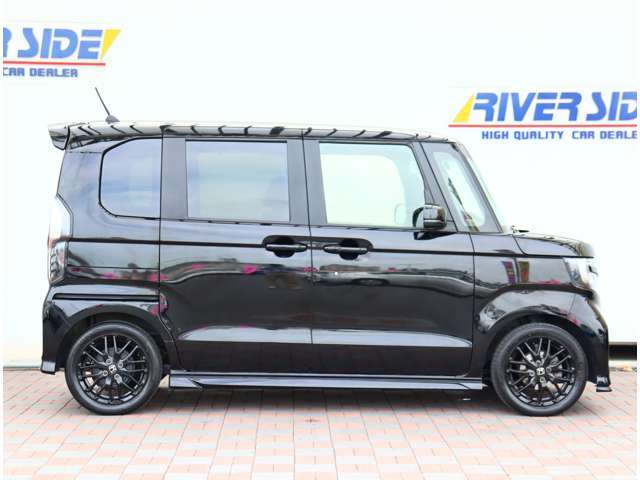 ホンダ Ｎ　ＢＯＸ カスタム ６６０ Ｌ ターボ スタイルプラス ブラック R5年 (関東) 99