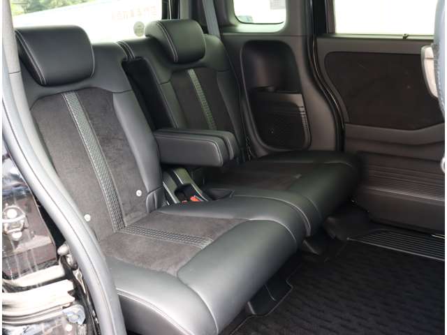 ホンダ Ｎ　ＢＯＸ カスタム ６６０ Ｌ ターボ スタイルプラス ブラック R5年 (関東) 99