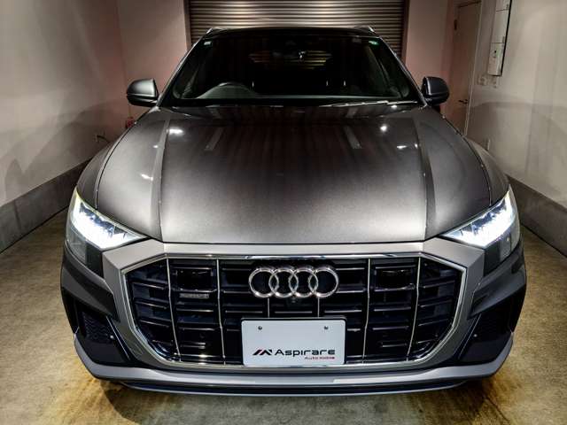 アウディ Ｑ８ ５５ ＴＦＳＩ クワトロ デビューパッケージ Ｓライン ４ＷＤ R1年 () 99