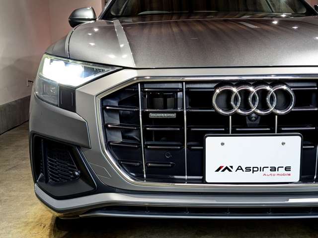 アウディ Ｑ８ ５５ ＴＦＳＩ クワトロ デビューパッケージ Ｓライン ４ＷＤ R1年 () 99