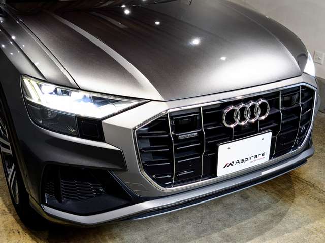 アウディ Ｑ８ ５５ ＴＦＳＩ クワトロ デビューパッケージ Ｓライン ４ＷＤ R1年 () 99