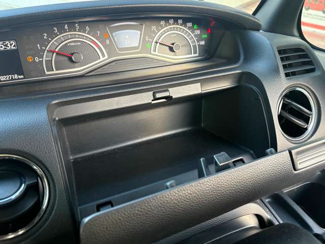 ホンダ Ｎ　ＢＯＸ カスタム ６６０ Ｌ ターボ ４ＷＤ R5年 () 99