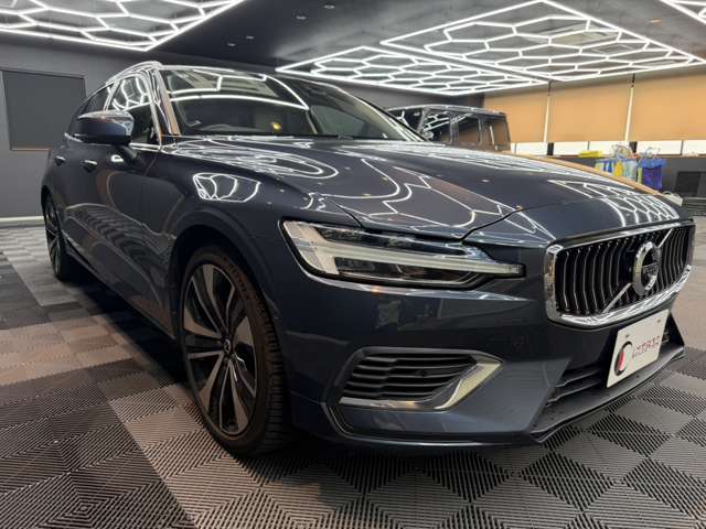 ボルボ Ｖ６０ リチャージ プラグイン ハイブリッド Ｔ６ ＡＷＤ インスクリプション R4年 (関東) 99