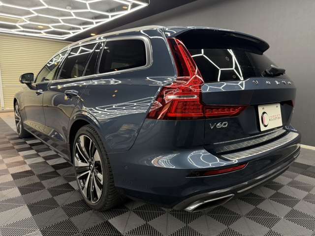 ボルボ Ｖ６０ リチャージ プラグイン ハイブリッド Ｔ６ ＡＷＤ インスクリプション R4年 (関東) 99
