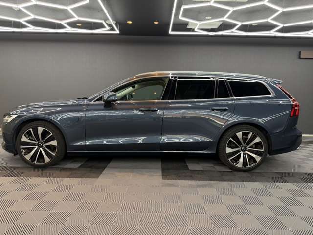 ボルボ Ｖ６０ リチャージ プラグイン ハイブリッド Ｔ６ ＡＷＤ インスクリプション R4年 (関東) 99